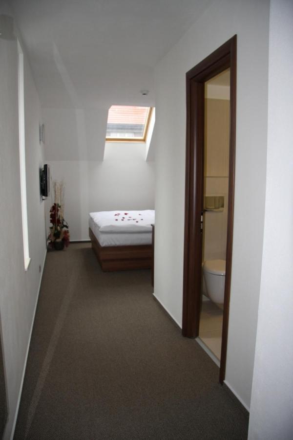 Art Hotel Podebrady Exterior photo